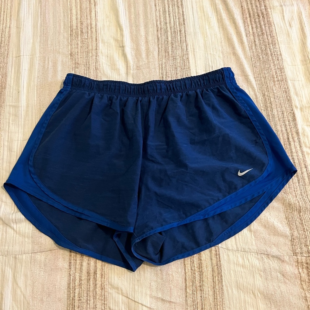 Women’s Nike shorts size XL